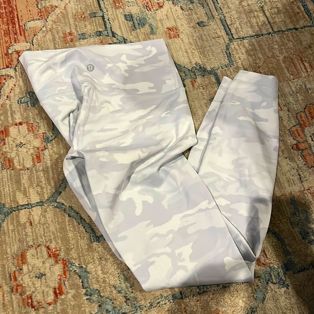Never worn size 4 Lulu Lemon leggings